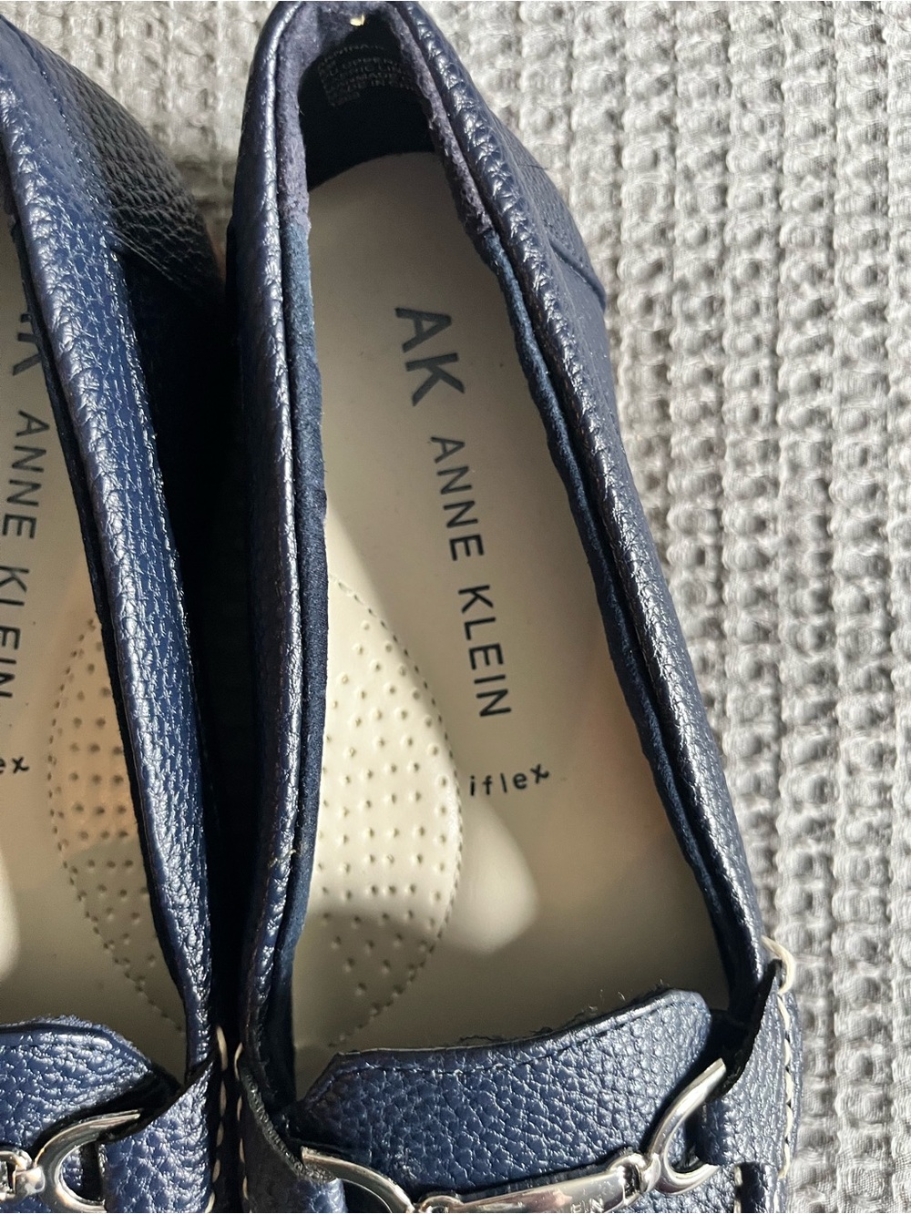 Anne Klein Women's Navy Leather Loafers - The Closet Staple! - Picture 2 of 6